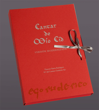 Caja estuche con el libro y la carpeta de documentos facsímiles